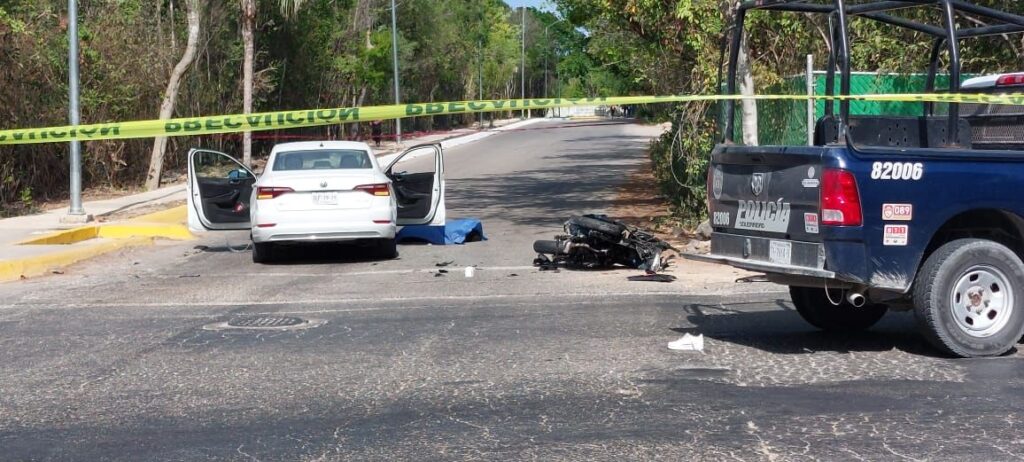 Choca joven motociclista contra un auto y muere en Playa del Carmen ...