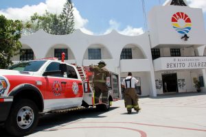 Escuelas y empresas colaboran en el simulacro.