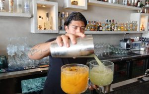 Restaurantes afectados por baja afluencia.