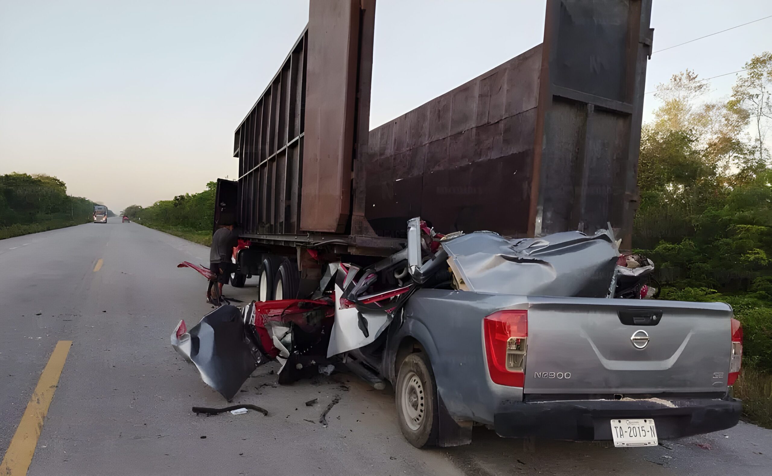 Paramédicos confirmaron la muerte de los ocupantes en el lugar.