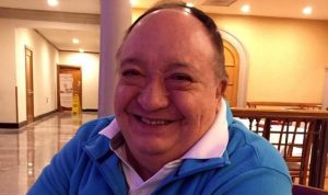 Luis de Alba disfrutando de su viaje en el tren Maya, calificado como "chido" por el comediante.