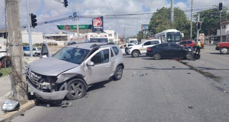 ste fuerte accidente en la Avenida Kabah con Chichén Itzá pone de manifiesto los peligros en las vías de Cancún