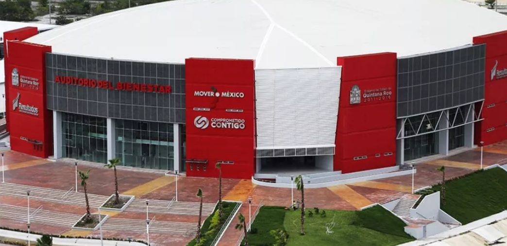 Auditorio del Bienestar en estado de abandono desde su inauguración.