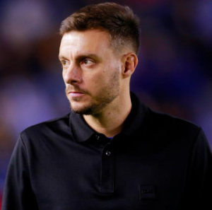 Martín Anselmi podría regresar al futbol mexicano, enfrentando una temporada complicada en el Porto.