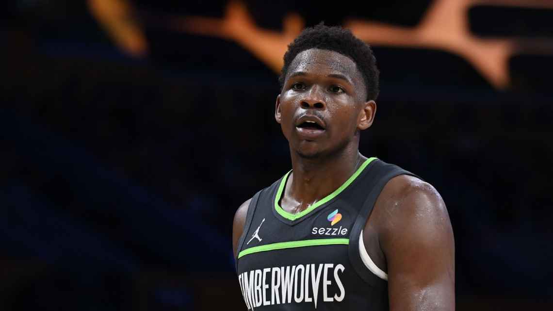 Anthony Edwards, jugador de baloncesto de los Timberwolves, multado por conducta inapropiada en los playoffs