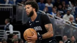 Michael Carter-Williams se prepara para su debut en el boxeo.