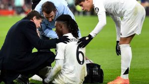 La baja de Camavinga impacta significativamente al Real Madrid en la recta final de la temporada. Con él fuera, el equipo deberá enfrentar la final de la Copa del Rey sin su presencia