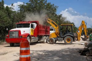Residuos acumulados en espacios públicos de Cancún