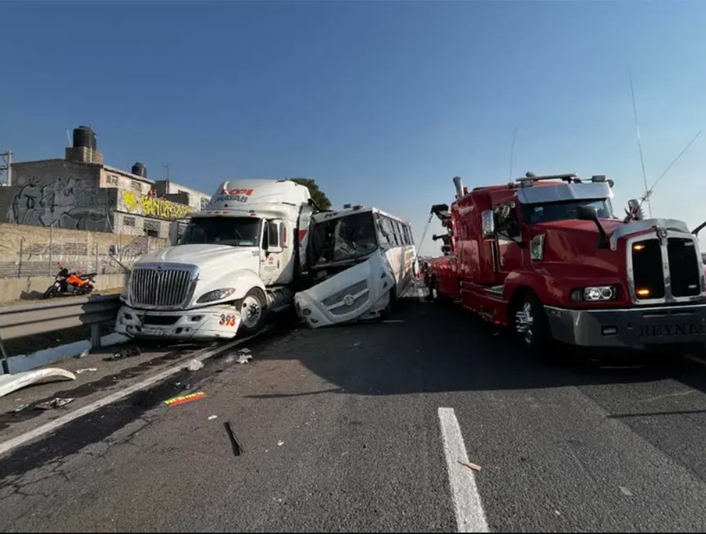 "Accidente en Ecatepec deja más de 12 heridos."
