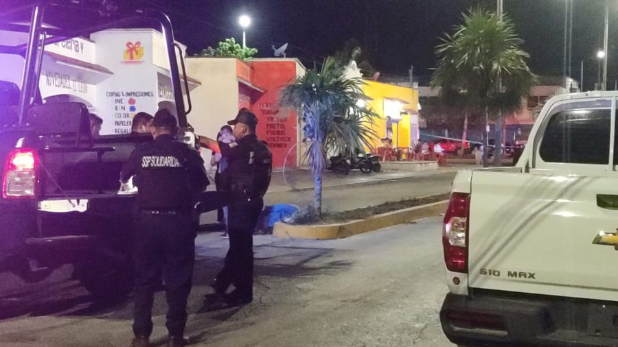 Albañil fallece por posible golpe de calor en Playa del Carmen.