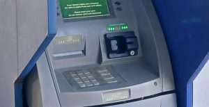 Detectan cajeros automáticos clandestinos en Playa del Carmen.