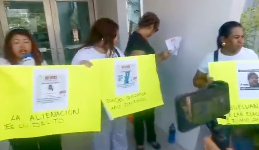 Protesta contra juezas en Chetumal.