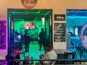 Elementos policiales en recorridos en Playa del Carmen.