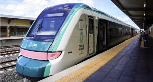 El Tren Maya ha perdido 2,561 mdp en su primer año de operación, generando preocupaciones sobre su viabilidad financiera y dependencia de subsidios.