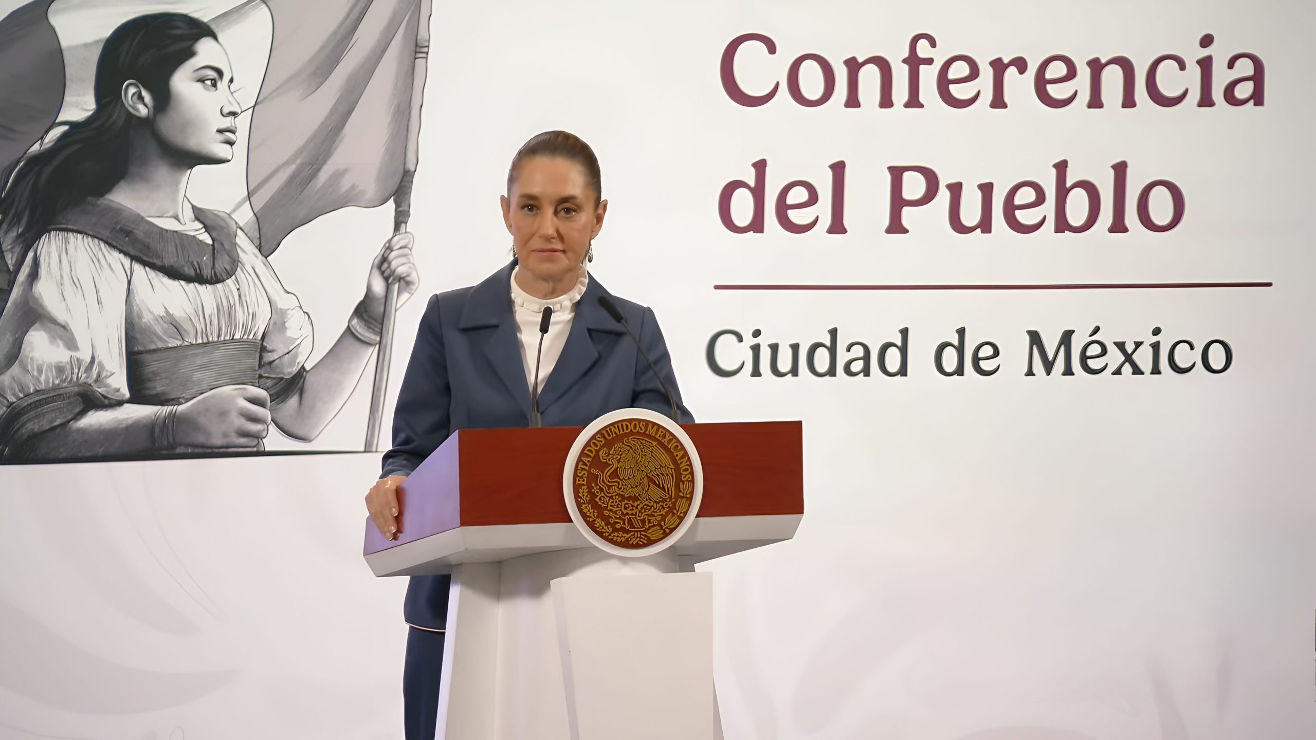 Maestros de la CNTE realizando una marcha en la Ciudad de México.