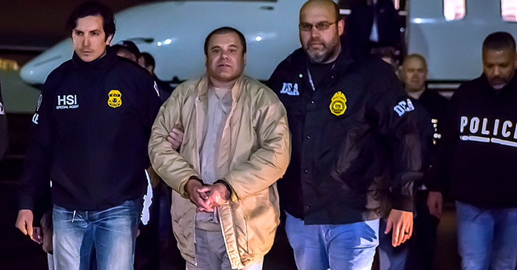 Familiares de "El Chapo" se entregan al FBI.
