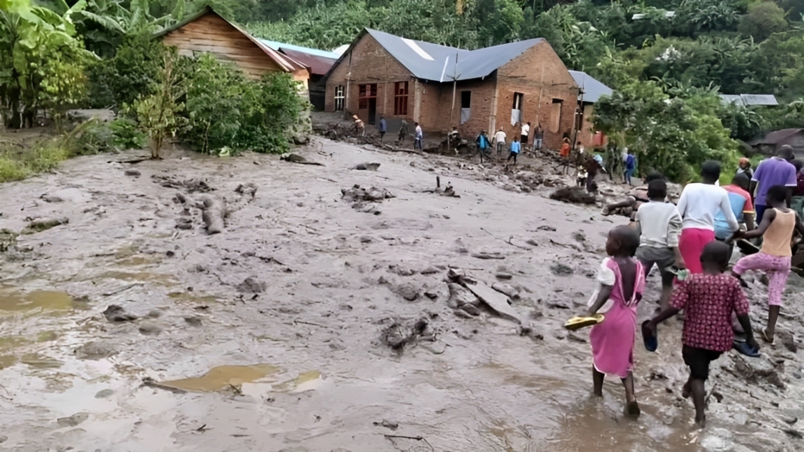 Las inundaciones devastaron la aldea de Kasaba en el Congo.