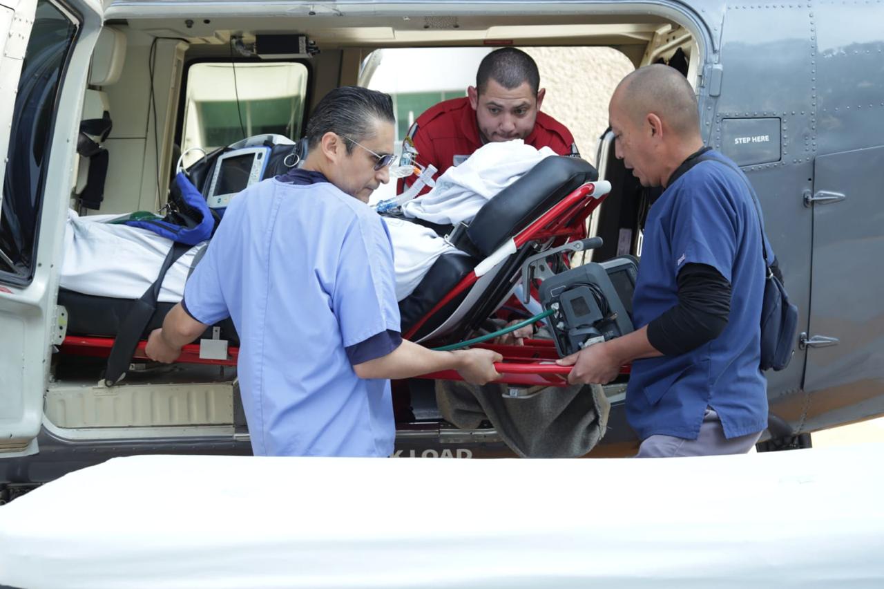 IMSS Quintana Roo realiza traslados aéreos para pacientes críticos.