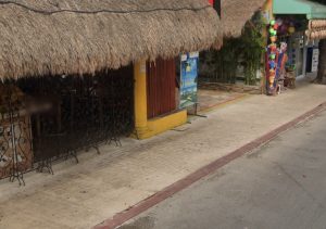 Agentes de la Policía Municipal responden al incidente.