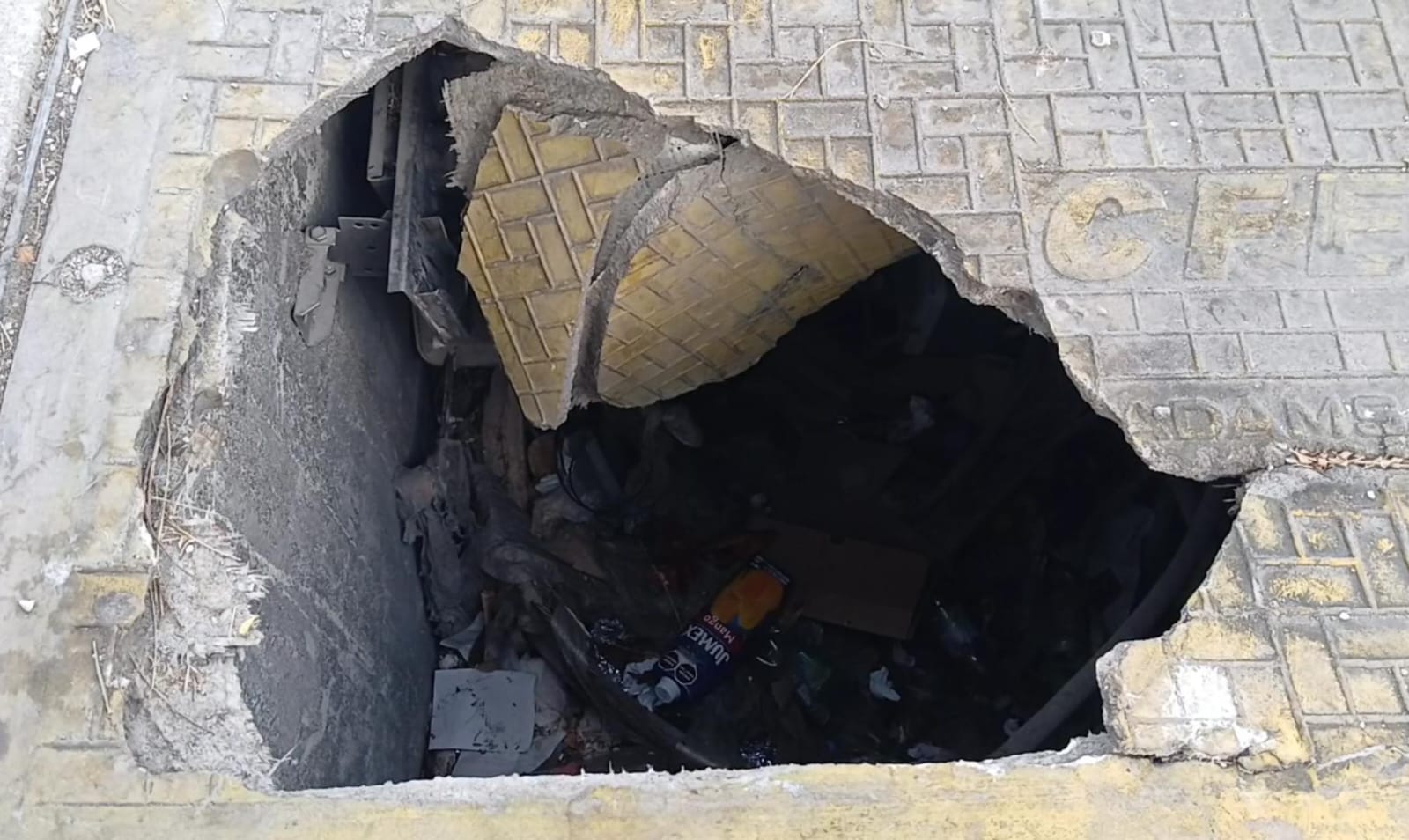 Doris Ake Sierra durante la conferencia sobre infraestructura.