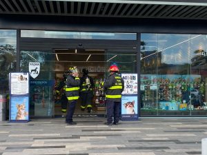 La Casa de los Abuelos cerrada por revisión de seguridad.