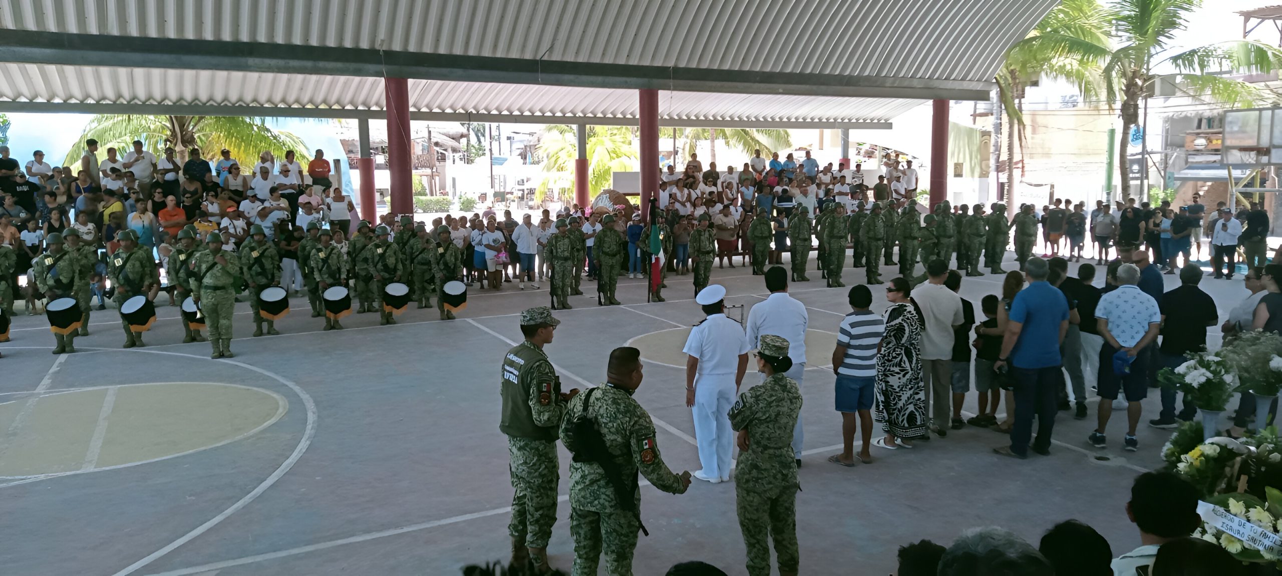 El capitán Isauro Santana Gazca durante su servicio militar