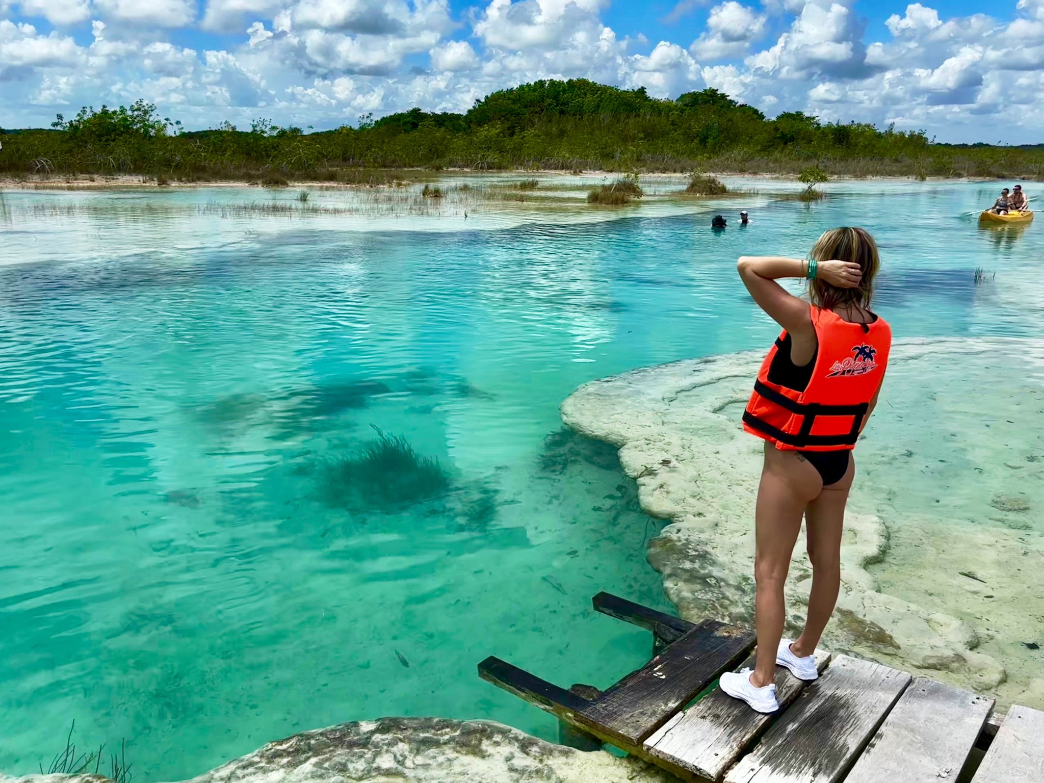 La regulación busca proteger la Laguna de Bacalar y su entorno ecológico.