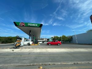 Asalto en gasolinera de Playa del Carmen.