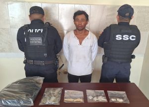 Detención de presunto narcomenudista en Tulum.