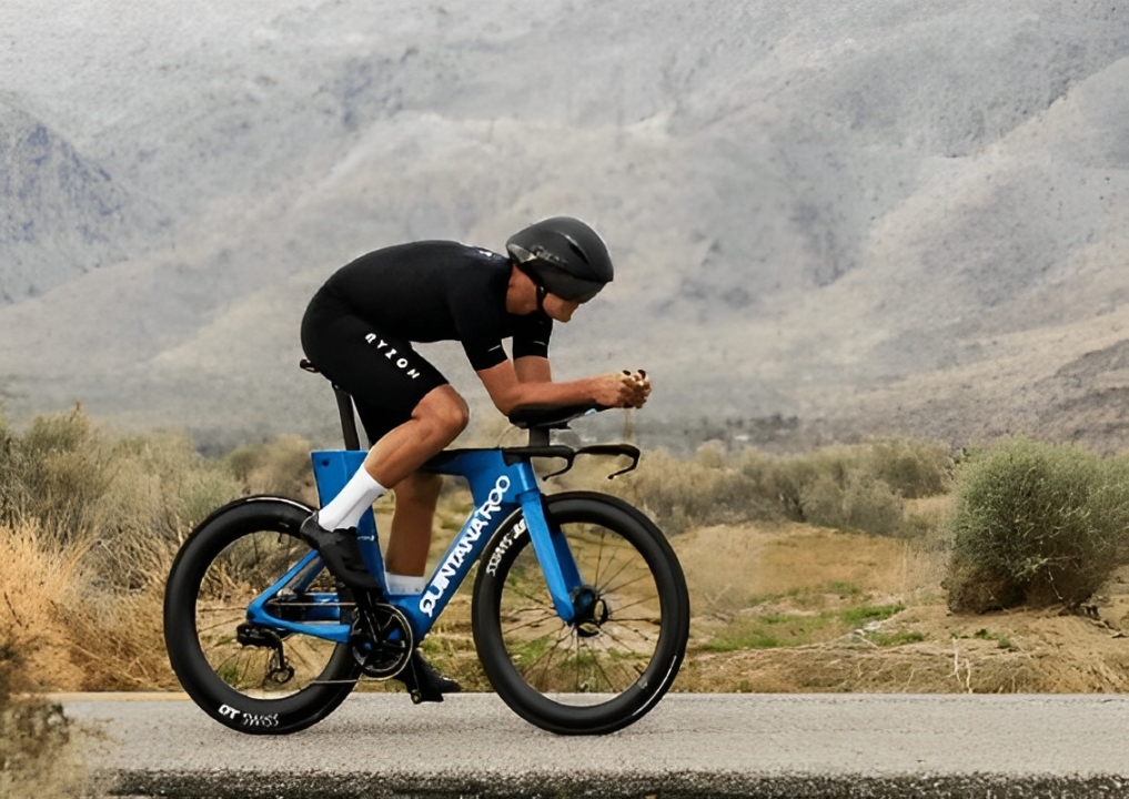 Atletas entrenando con la tecnología avanzada de 4iiii.