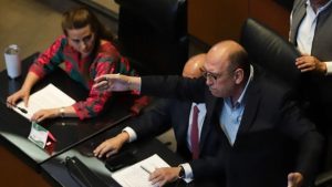 Tensión entre Morena y PRI en la sesión.