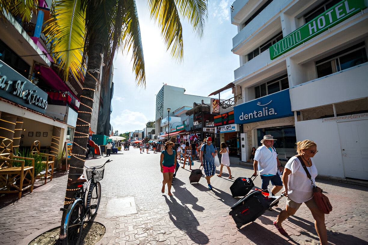 Playa del Carmen necesita una regulación clara para su turismo.
