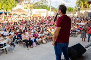 La celebración en Tulum reunió a miles de madres en un ambiente festivo.
