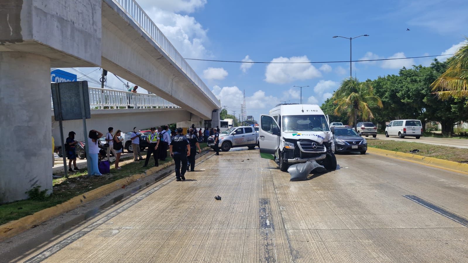 Impacto tras accidentes en la Colosio.