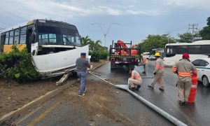Accidente en la avenida José López Portillo.