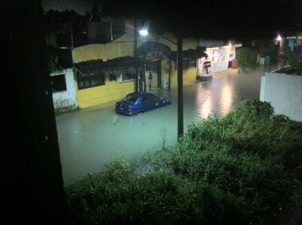 Estudiantes de Uqroo advierten sobre la grave inundación en San Gervasio, Cozumel.