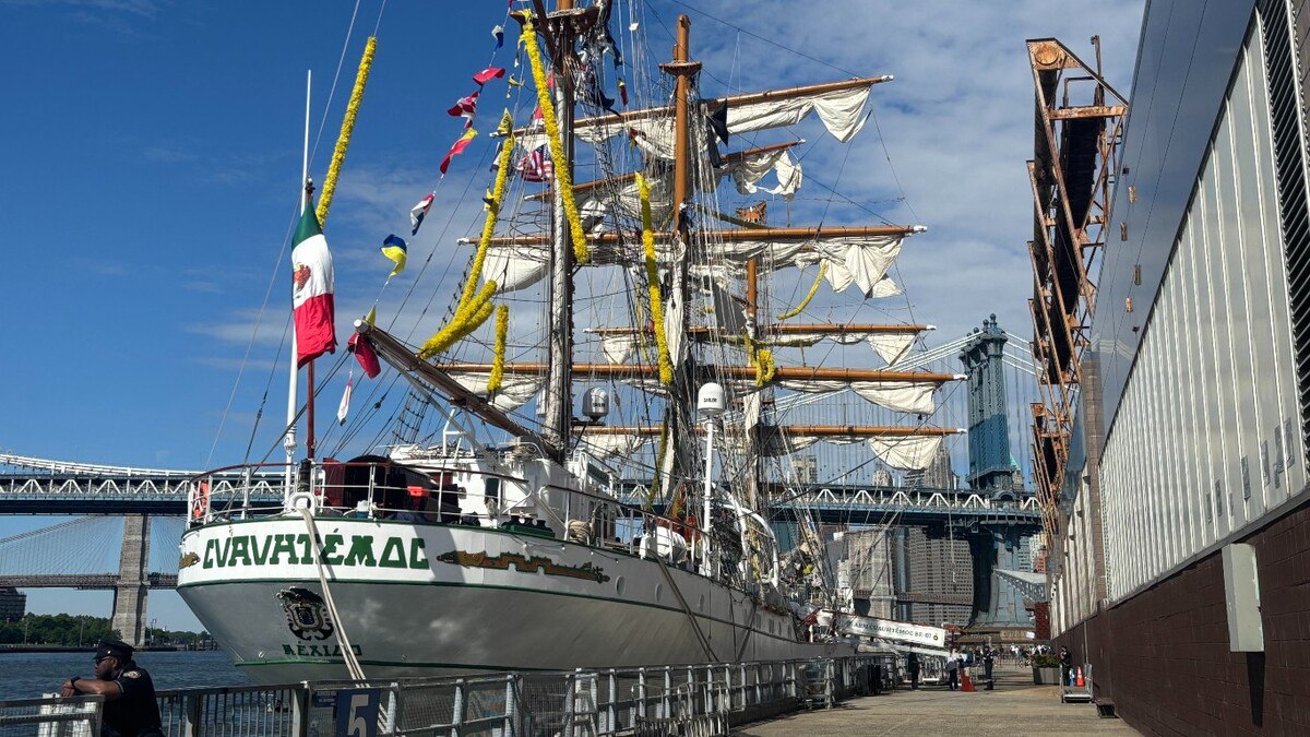 Traslado del Buque Cuauhtémoc a astillero en Nueva York.