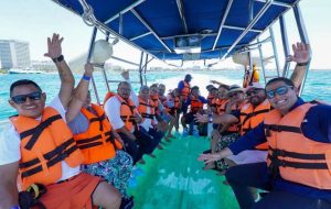 CROC Cancún y Envatours ofrecen tours accesibles para trabajadores.