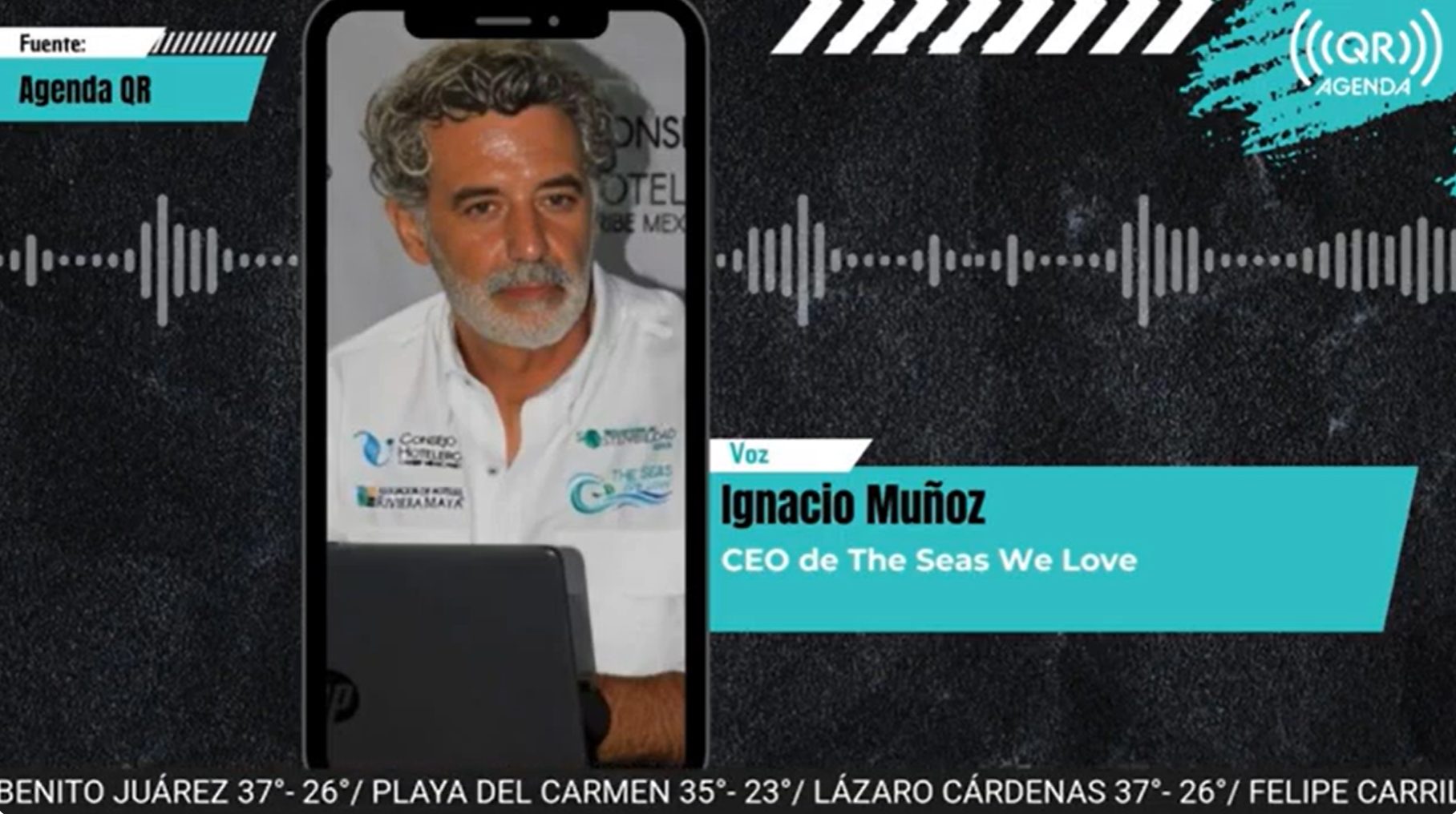 Barreras flotantes contra el sargazo en la costa.