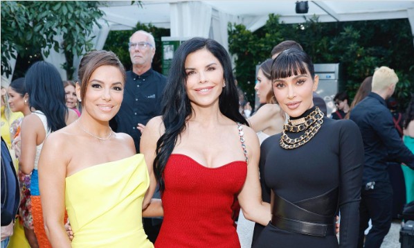 Eiza González y Kim Kardashian expresan su apoyo a la comunidad migrante.