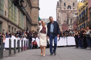 La presidenta enfatiza la participación ciudadana en la democracia.