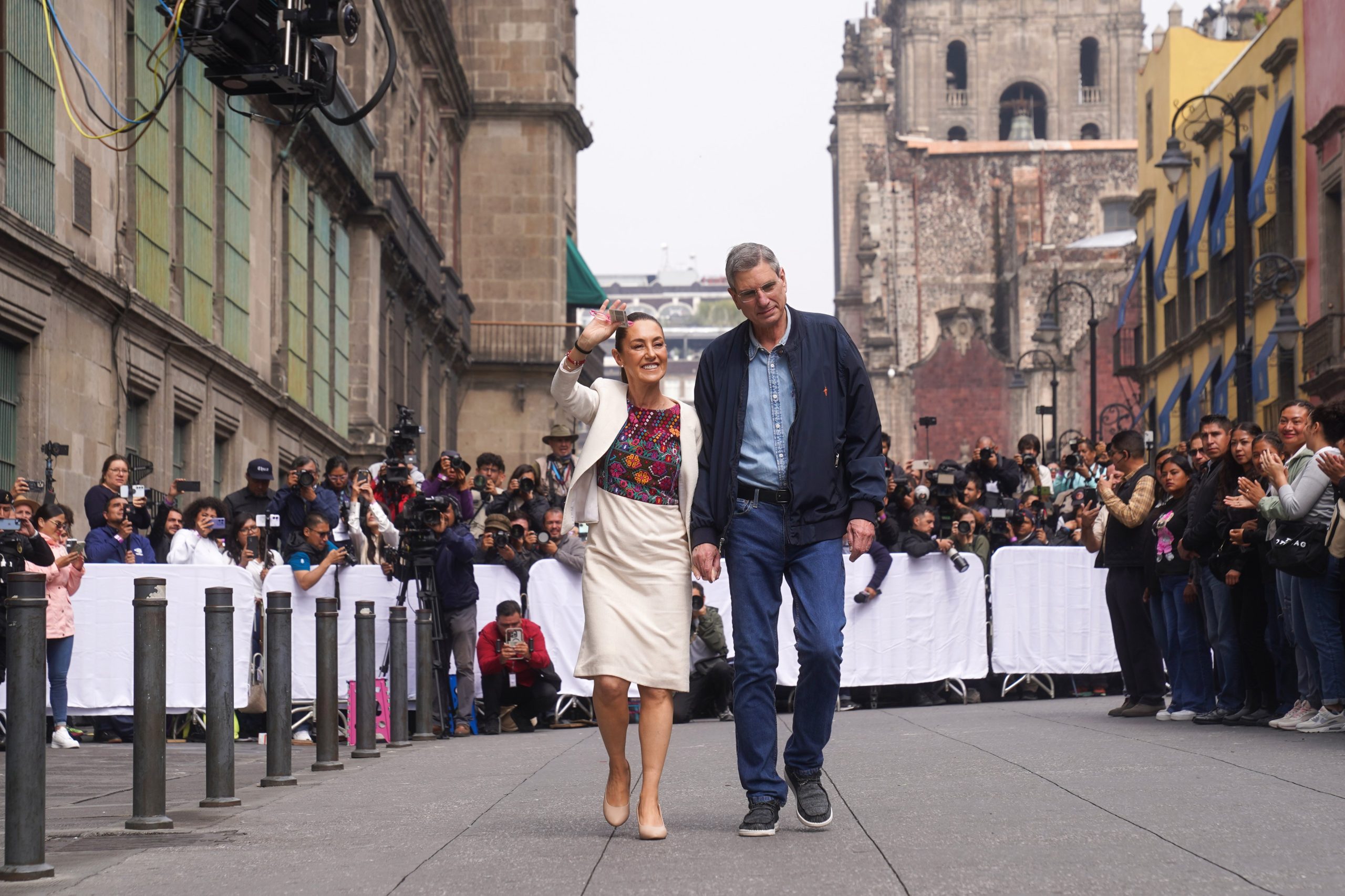 La presidenta enfatiza la participación ciudadana en la democracia.