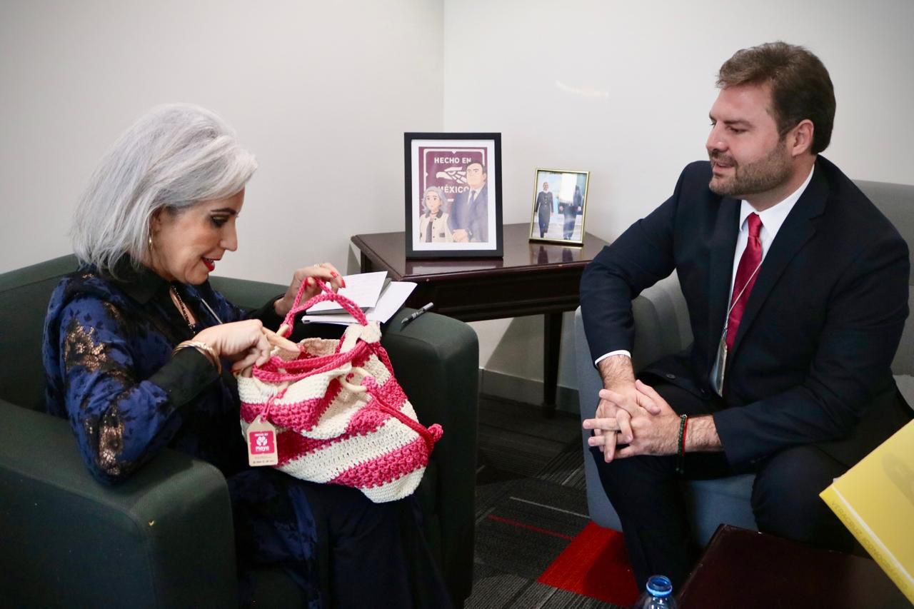 Antón Bojórquez promueve la marca “Hecho en Playa”.