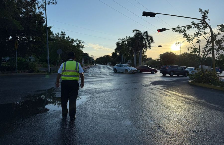"Recomendaciones de Tránsito ante lluvias en Cancún."