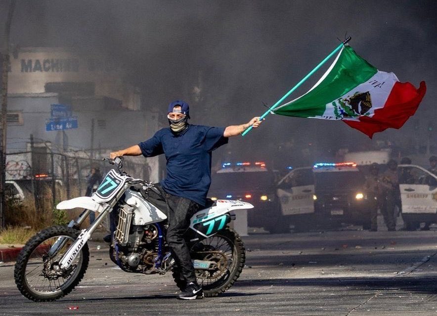 Protestas en Los Ángeles por redadas migratorias.