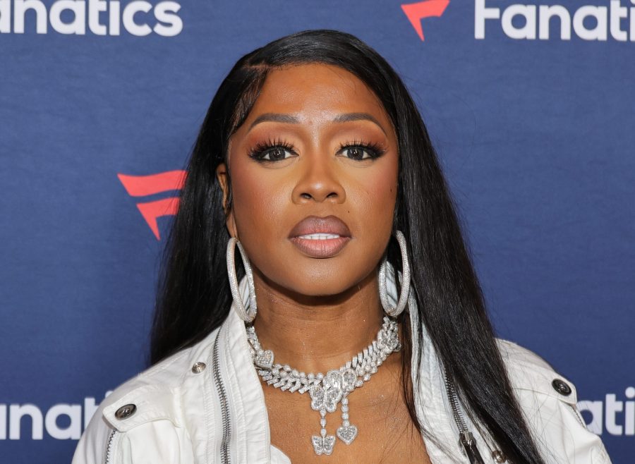 Remy Ma celebra su 45° cumpleaños con estilo.