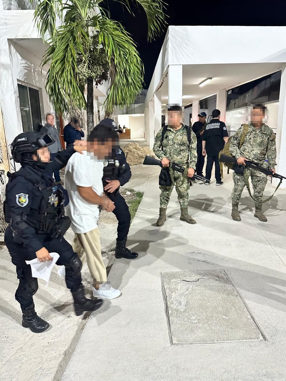 Traslado de 43 PPL hacia el Centro Penitenciario en Chetumal.