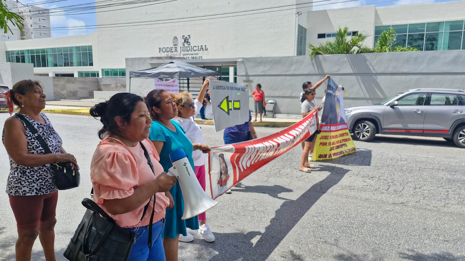 Juzgados orales de Cancún, donde se desarrolla la audiencia.