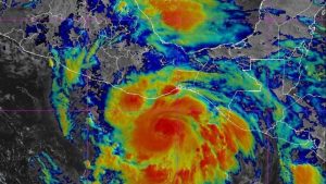 La presidenta Claudia Sheinbaum Pardo alerta sobre el inminente huracán Erick, categoría 3, este jueves.