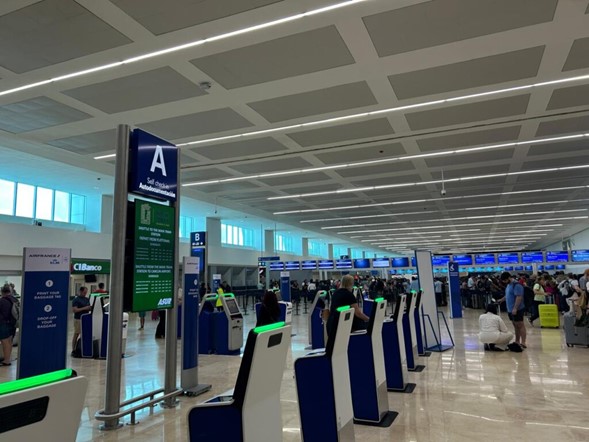 El Aeropuerto de Cancún recibirá 4 mil 493 millones de pesos en 2025 para su remodelación, parte de una inversión sexenal de 134 mil millones de pesos para 62 terminales aéreas en México.
